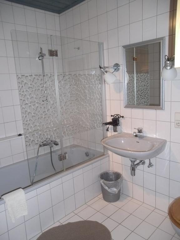 Pension Waldfrieden Maring-Noviand Zimmer foto