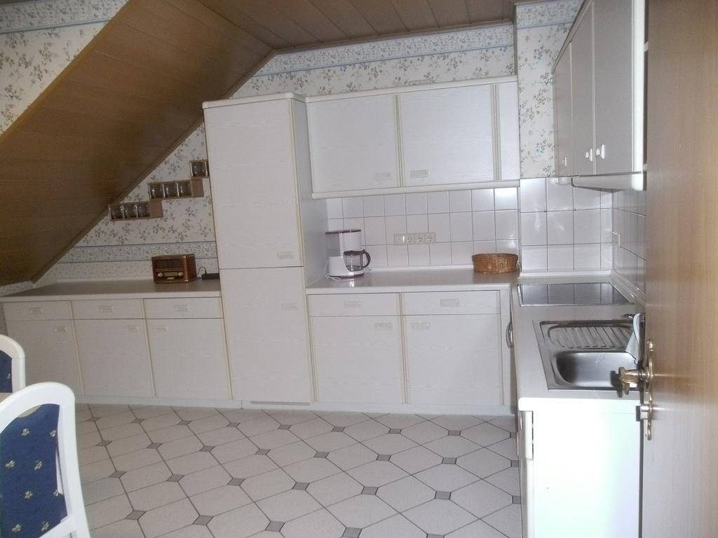 Pension Waldfrieden Maring-Noviand Zimmer foto