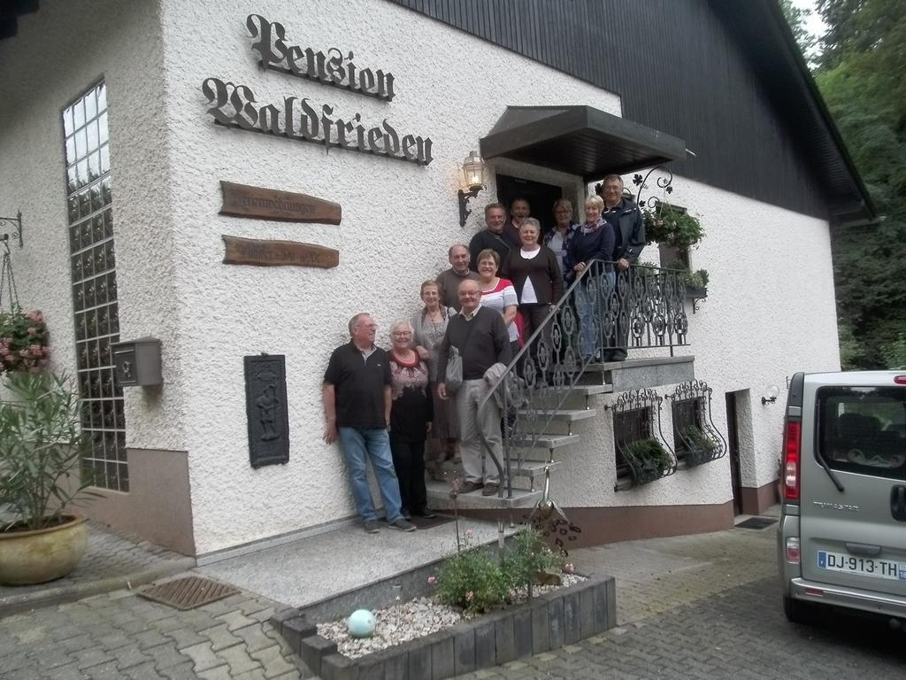 Pension Waldfrieden Maring-Noviand Zimmer foto