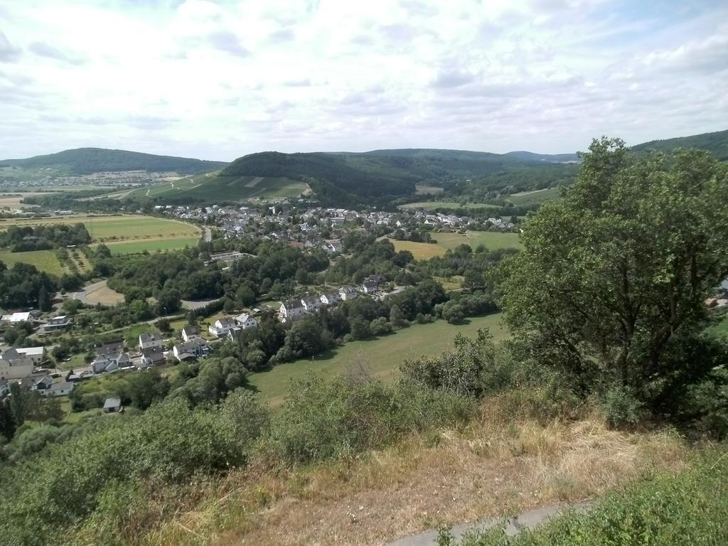 Pension Waldfrieden Maring-Noviand Zimmer foto