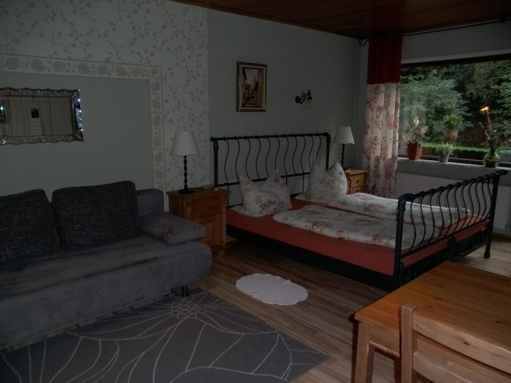 Pension Waldfrieden Maring-Noviand Zimmer foto